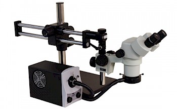 Microscope and magnifying tool